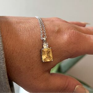 The Sunny Day Pendant Necklace in 925 silver